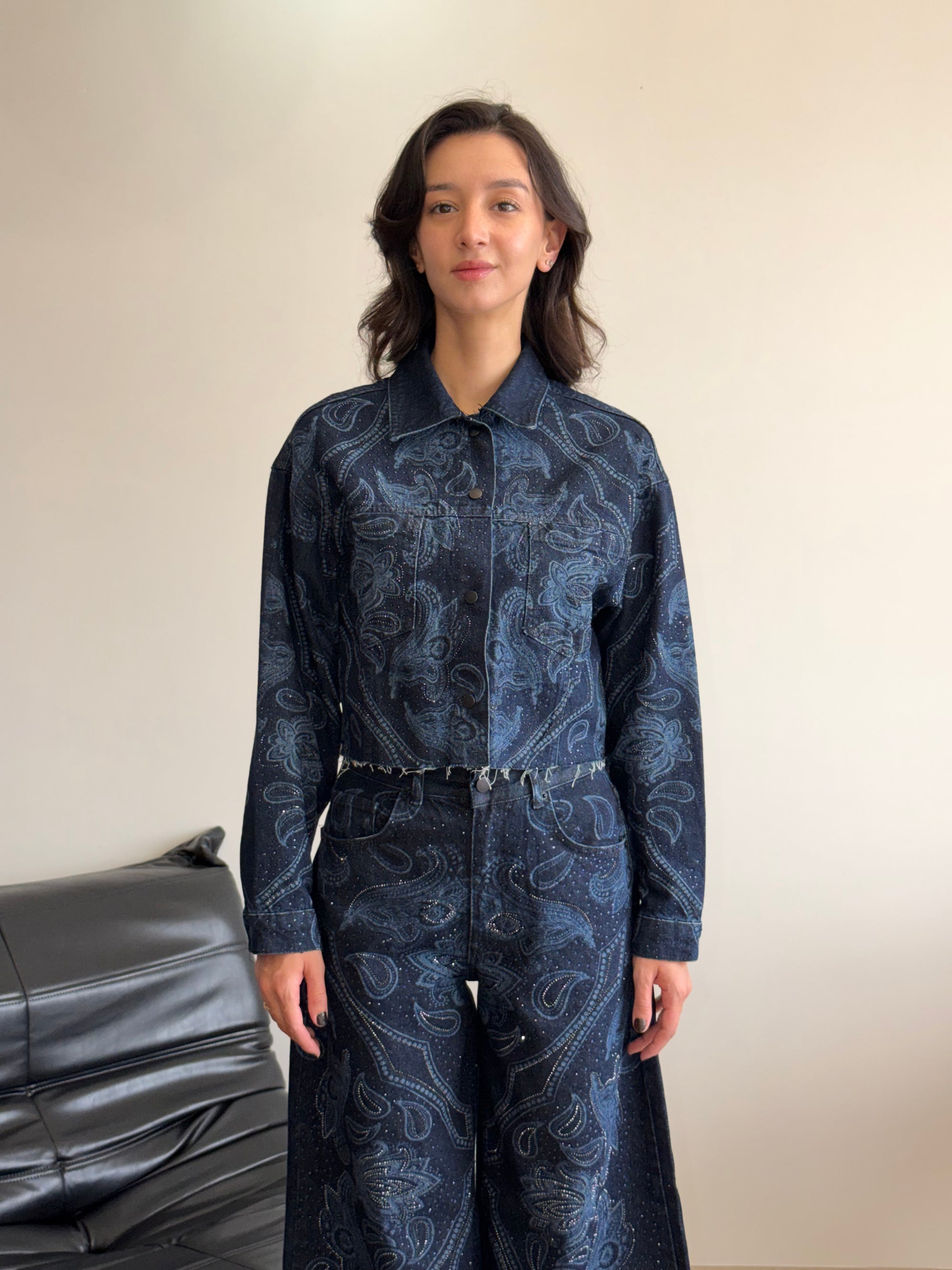 Premium Parlak Taş Detaylı Crop Fit Denim Ceket (Koyu Mavi)