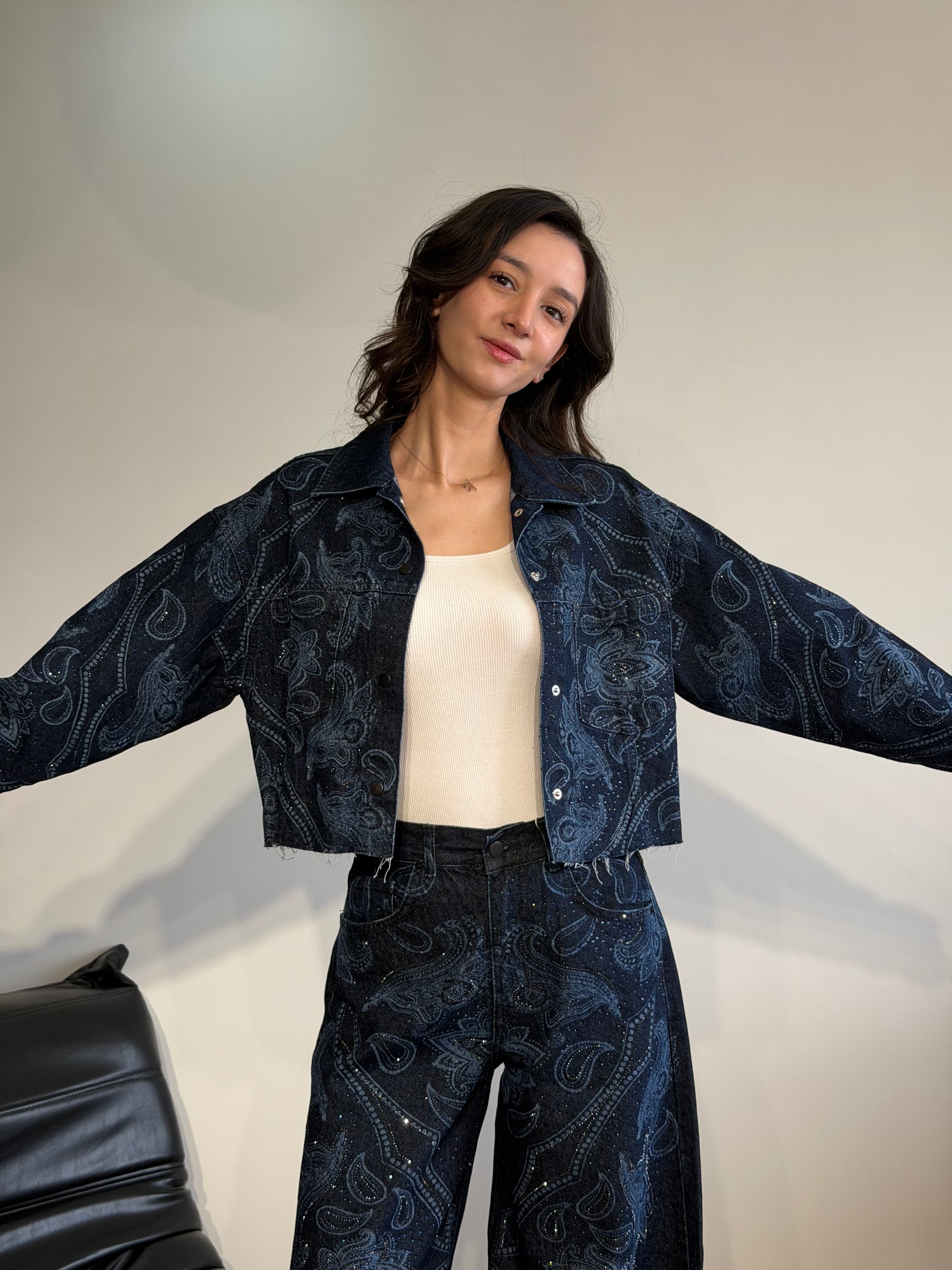 Premium Parlak Taş Detaylı Crop Fit Denim Ceket (Koyu Mavi)