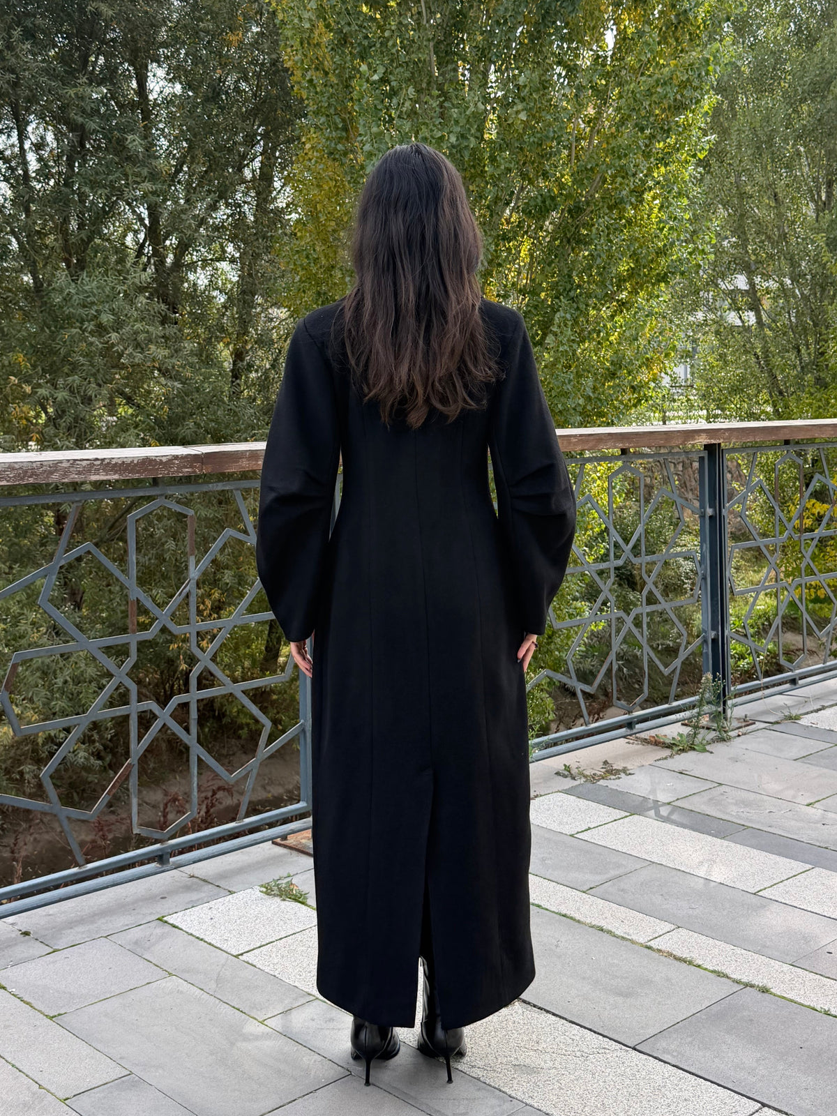 Kol Detaylı Classic Kaban (Siyah)