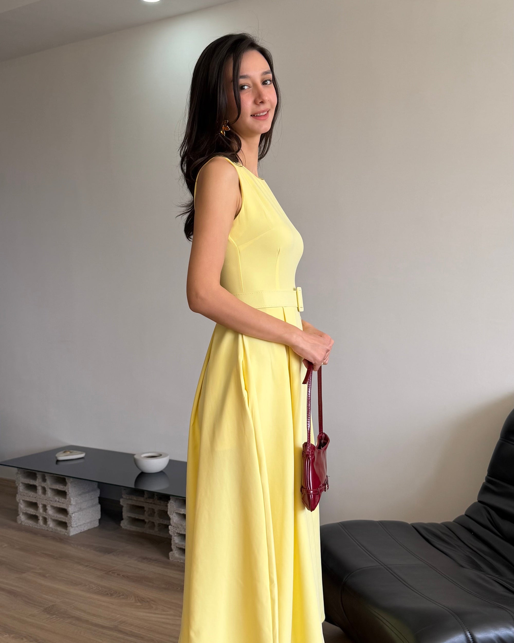 Halter Yaka Kemerli Kloş Elbise (Sarı)