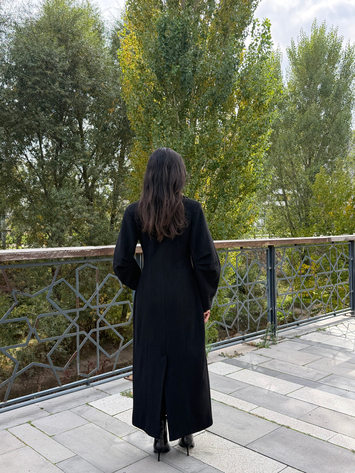 Kol Detaylı Classic Kaban (Siyah)