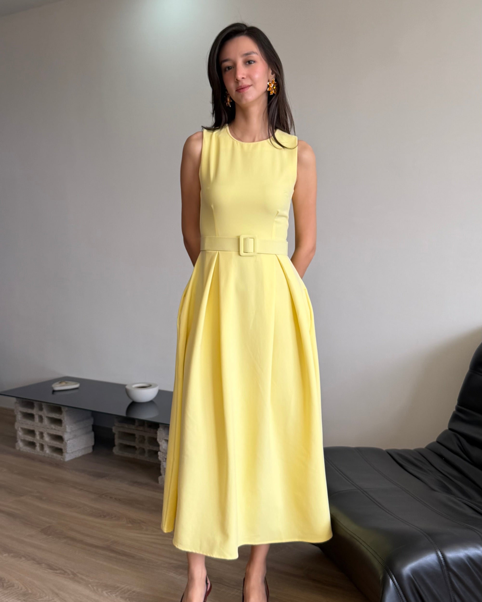 Halter Yaka Kemerli Kloş Elbise (Sarı)